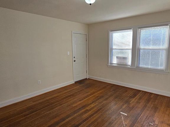 3rd image of 1516 F St NE APT 3