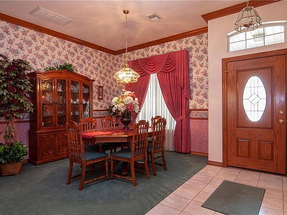 3rd image of 1317 SW 116th Pl