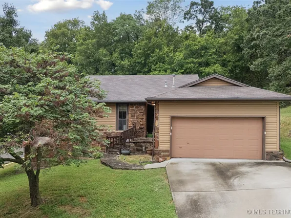 1006 Ridge Ln, Catoosa, OK 74015