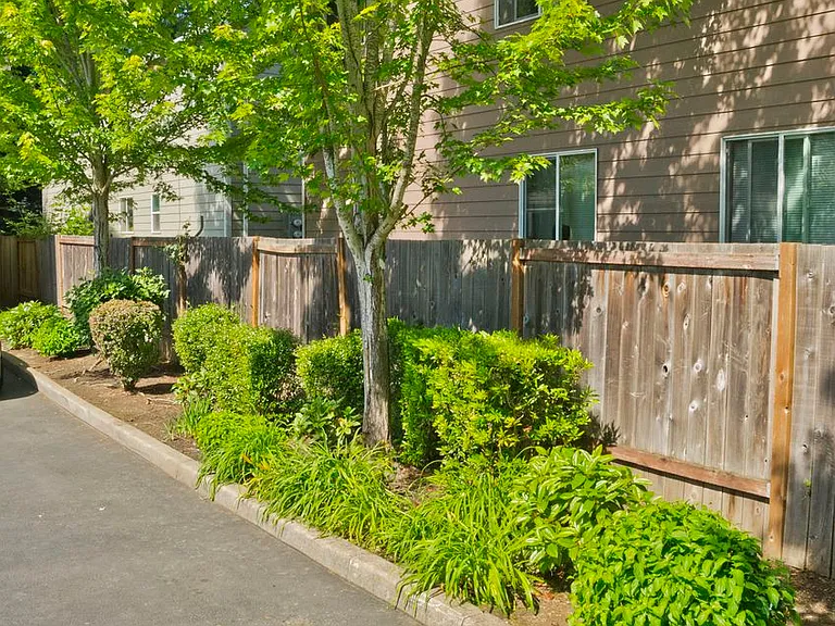 205 Green Ln — Photo 29