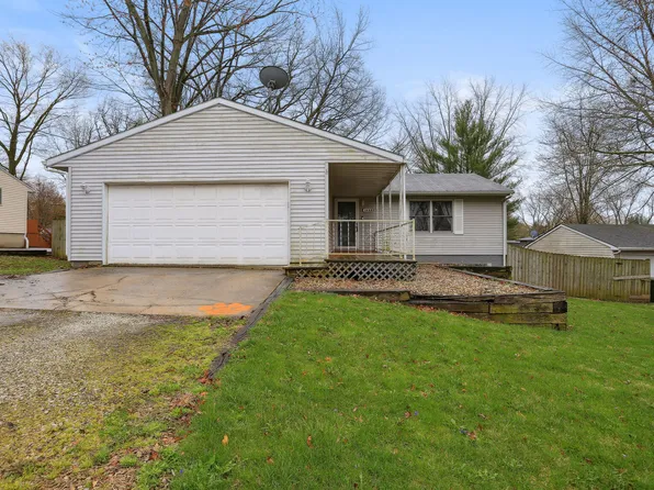 1005 Pin Oak Dr, Mahomet, IL 61853