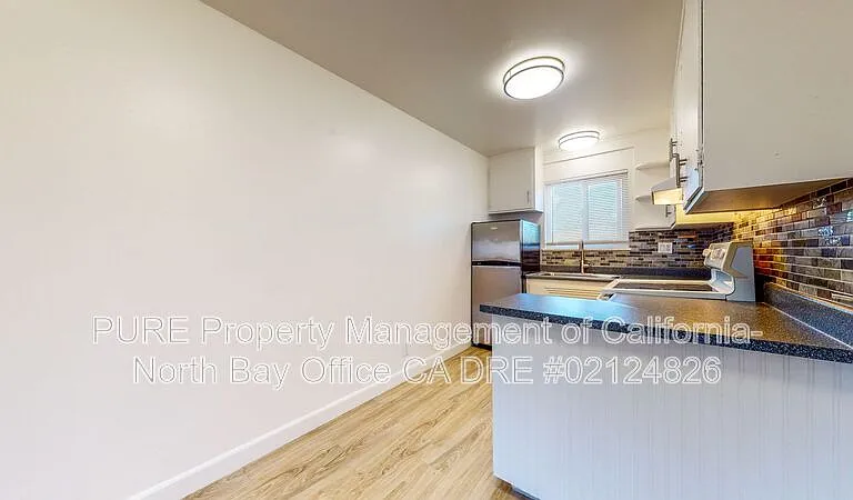 555 Dexter St #E — Photo 13