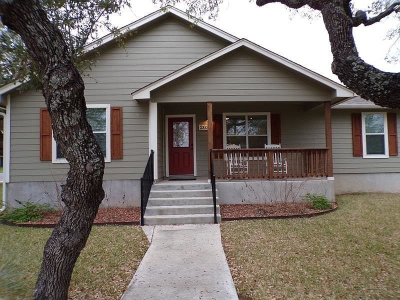 1st image of 203 Island Lodges Dr