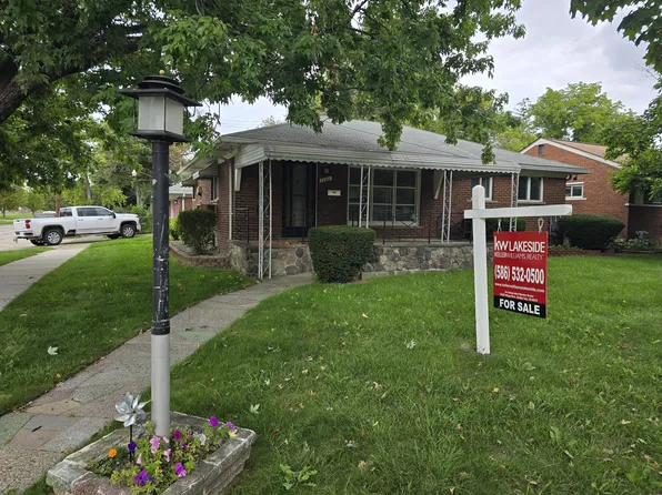 1700 Hampton Rd, Mount Clemens, MI 48043