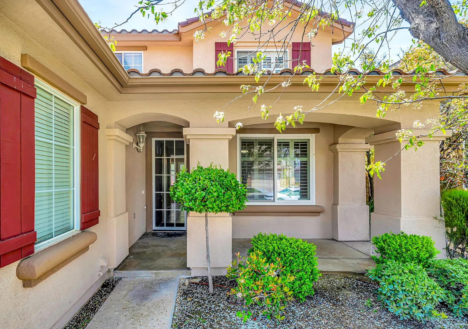 Coming Soon! 4 Bedroom Pool Home For Rent! — Photo 3