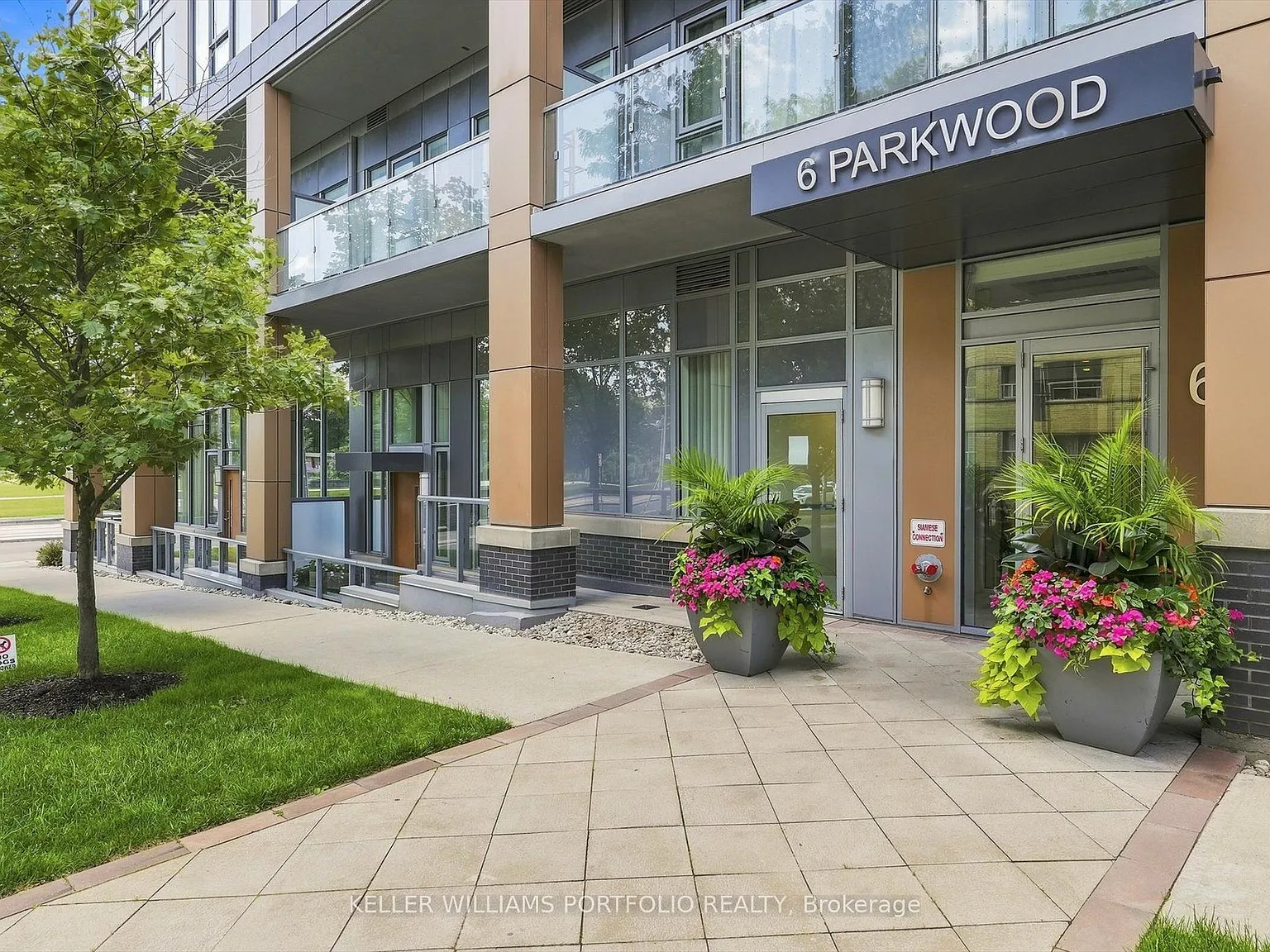 6 Parkwood Ave — Photo 4