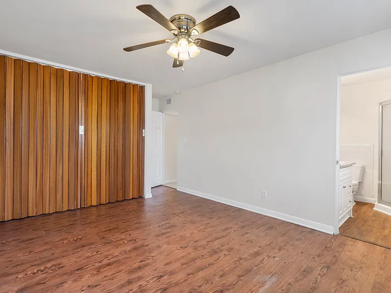 936 E Walnut St #1 — Photo 22