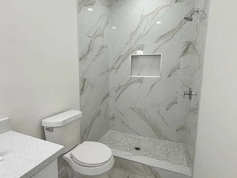 1013 Gabriela St #B — Photo 8