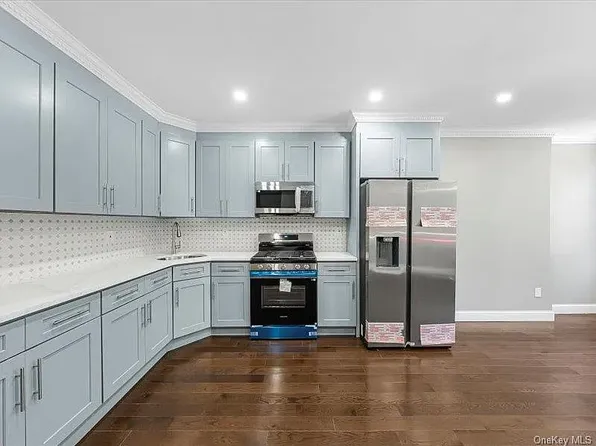 1438 East 95th Street image 4 of 10