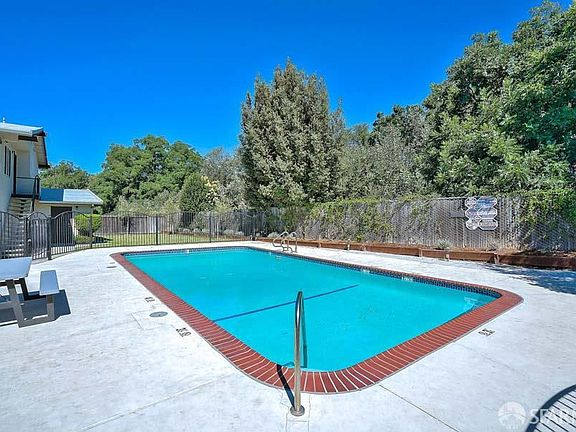 3rd image of 46728 Crawford St APT 14