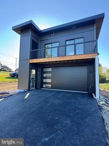 6586 Town Dr, Saint Thomas, PA, 17252