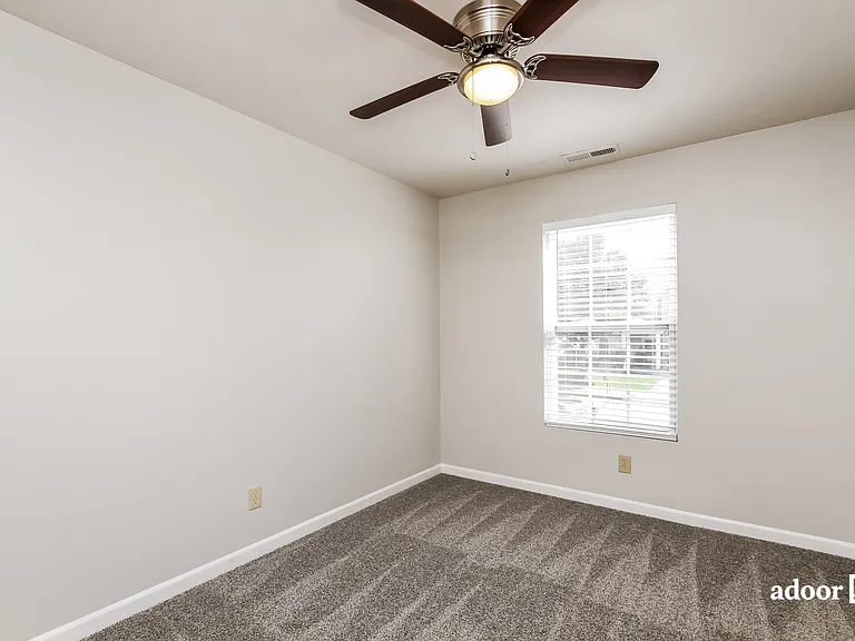 125 Valencia Ln — Photo 10