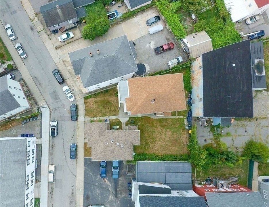 2nd image of 289 5th St