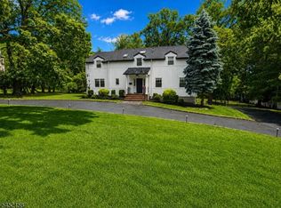 69 N Hillside Ave, Livingston Twp., NJ 07039
