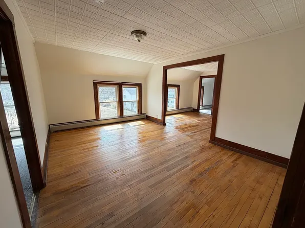 65 School St #3, Jeffersonville, VT 05464