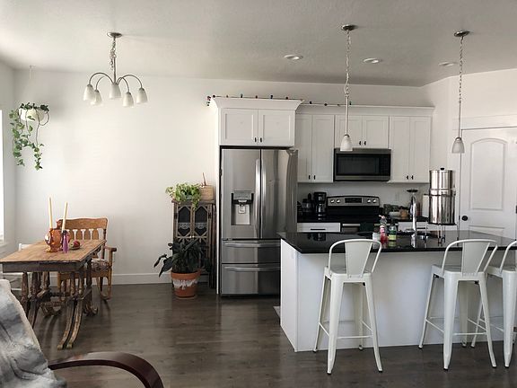 5th image of 1553 N 3740 W