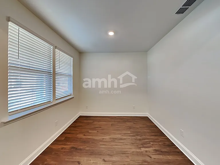 618 Rivermist Dr — Photo 5