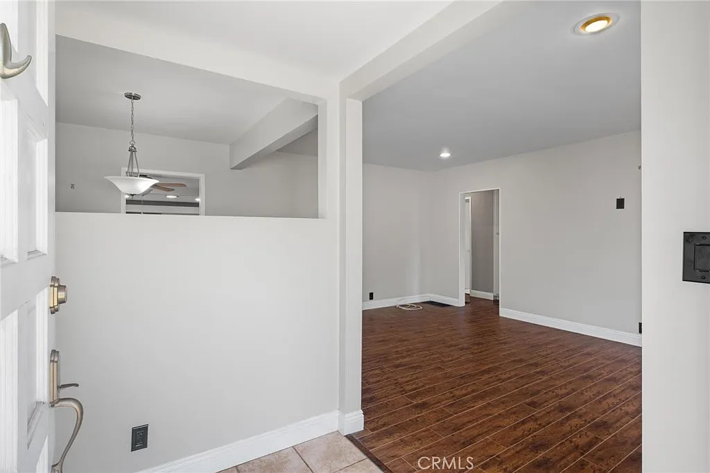 2 bed, 1815 sqft, $4,995 — Photo 4