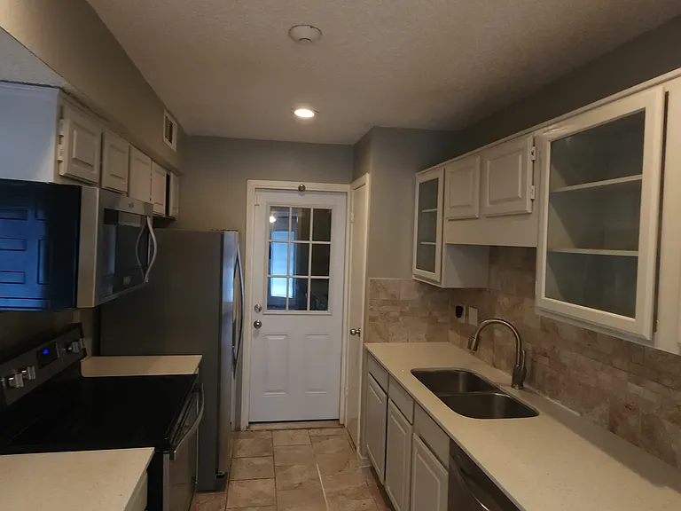631 Cimarron Trl — Photo 87