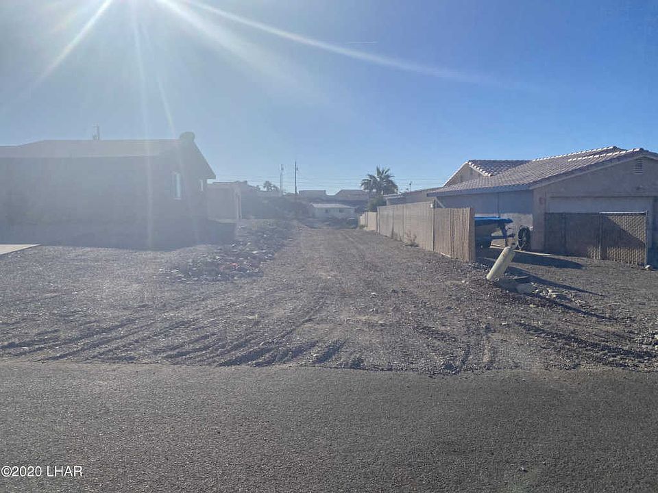 1st image of 3210 Oakwood Dr