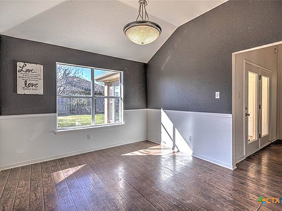 4th image of 2802 Southwood Dr