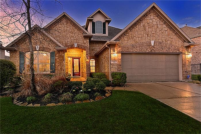 1st image of 11 Winhall Pl