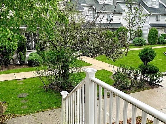 2nd image of 45 Fairlawn Loop