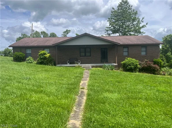 1127 Montgomery Hill Rd, Walker, WV 26180