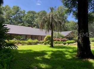 2096 Chinaberry Ln, Deland, FL 32720