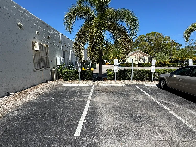 1 SW Osceola St #9 — Photo 21