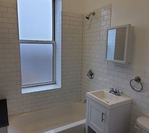 3rd image of 1490 E 35th St APT 3L