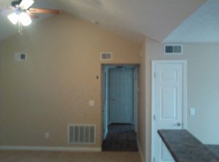 6815 W Pages Ln APT 202, Louisville, KY 40258
