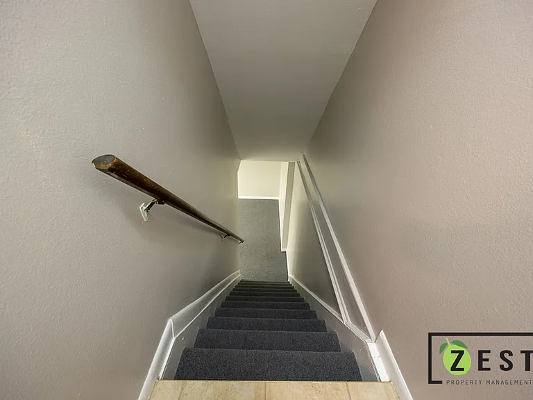 415 Fox Hills Dr N — Photo 21