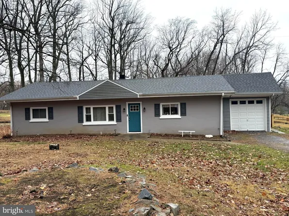 10114 Crystal Falls Dr, Hagerstown, MD 21740