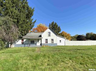 133 W Court St, Farmington, IL 61531