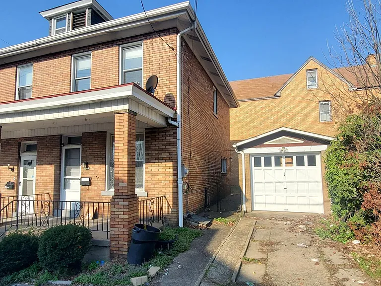 3103 Tretow St — Photo 2