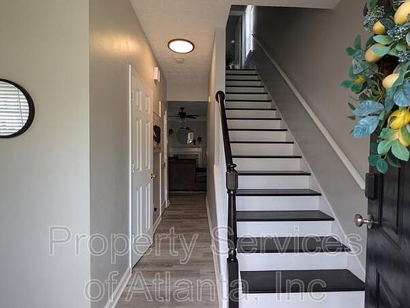 2nd image of 5690 Hampton Ct