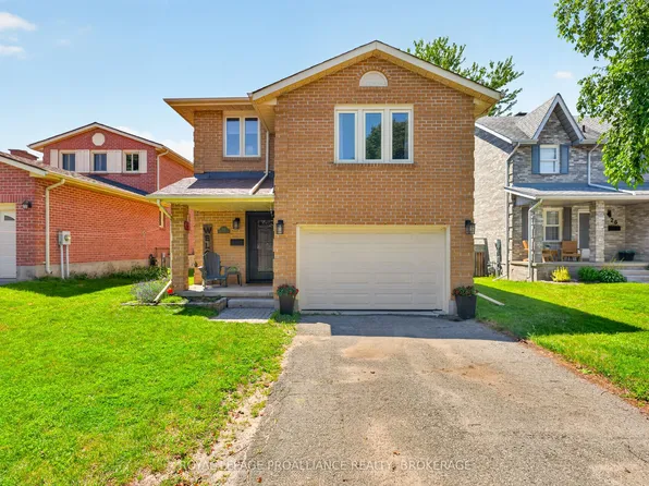 24 Balmoral Ct, Kingston, ON K7M 7T1