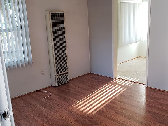 3rd image of 623 Randolph St