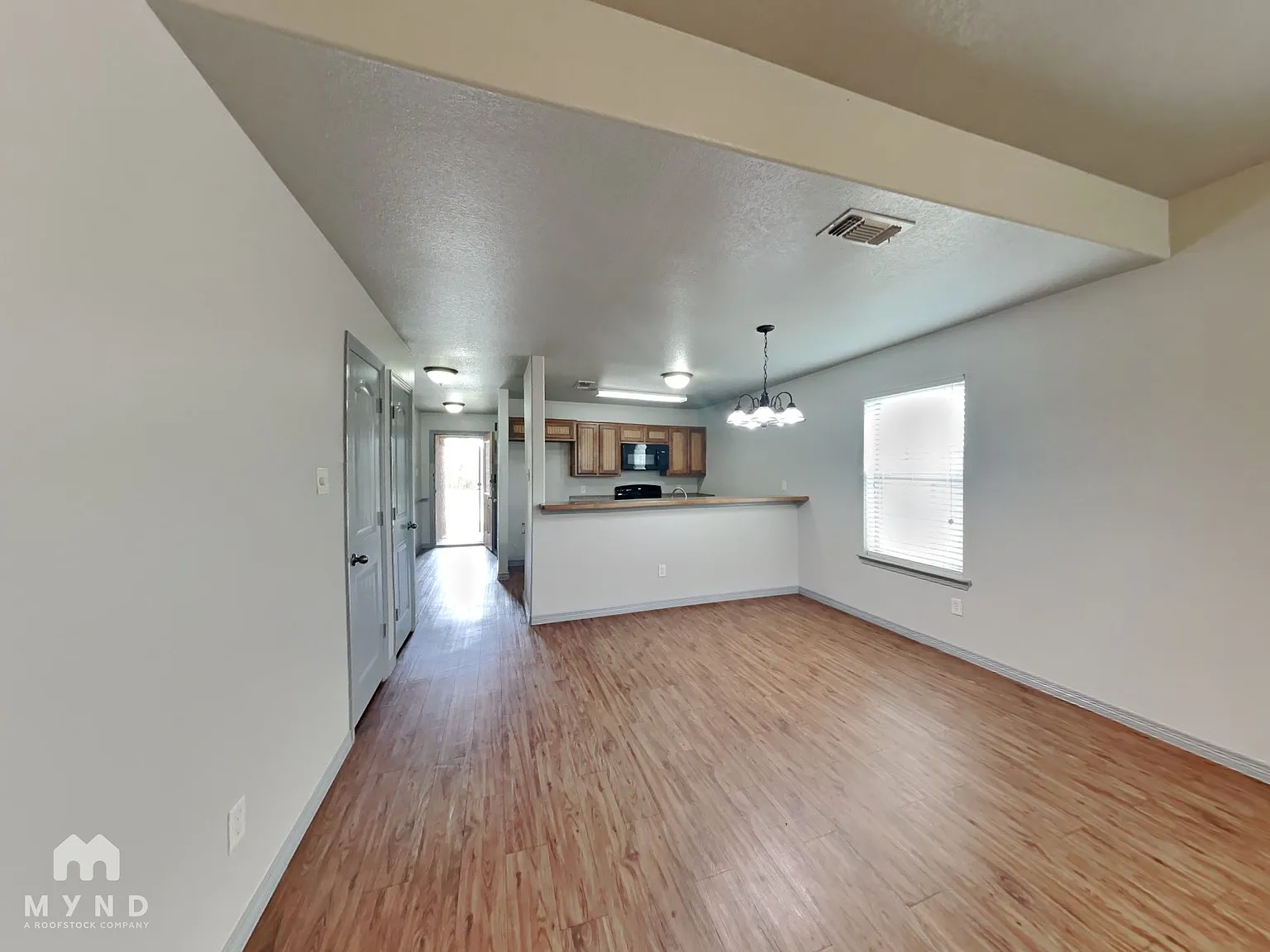 2 bed, 2.0 bath, 1086 sqft, $1,599 — Photo 4