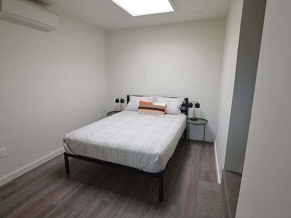 4th image of 4024 Ibis St Ste C