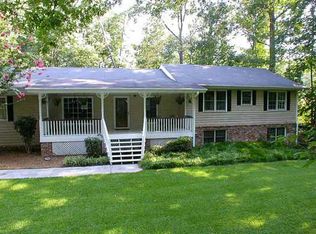 731 Mountainbrooke Cir, Stone Mountain, GA 30087