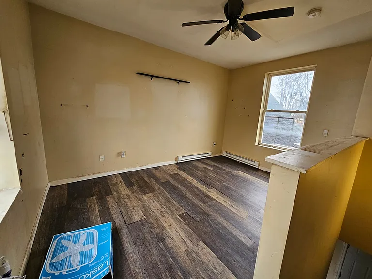 51 N Clinton St #5 — Photo 3