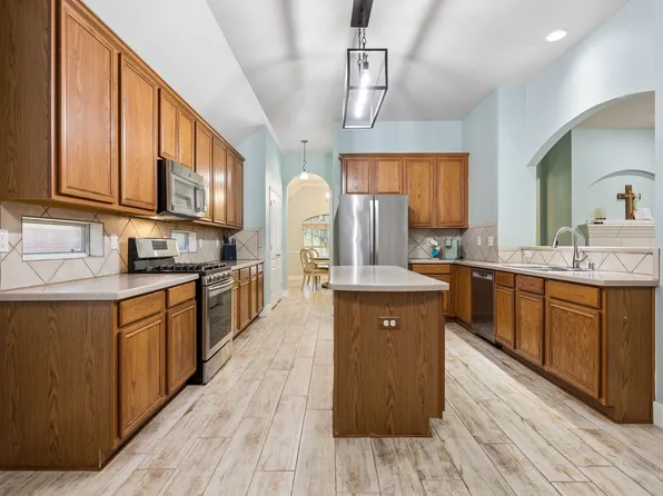 1305 Stanford Dr, Rockwall, TX 75087