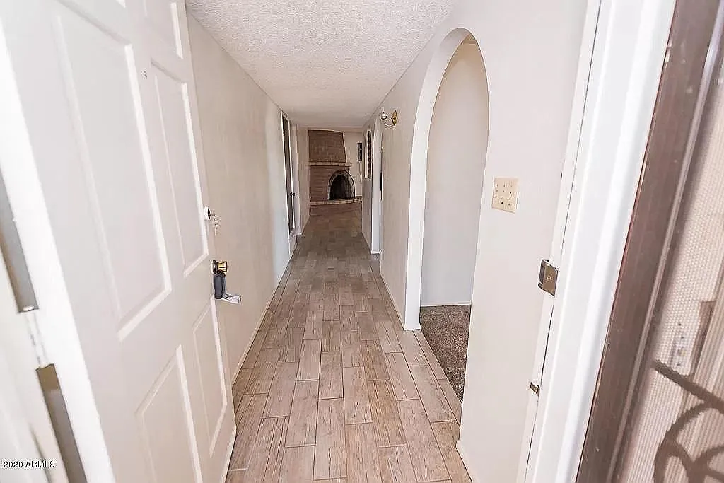 972 Sahuaro Dr — Photo 4