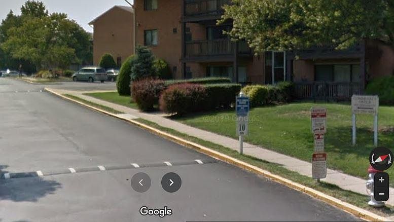 2nd image of 7608 Savannah St #8/203