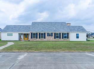 402 S Holly Hill Cir, Westlake, LA 70669