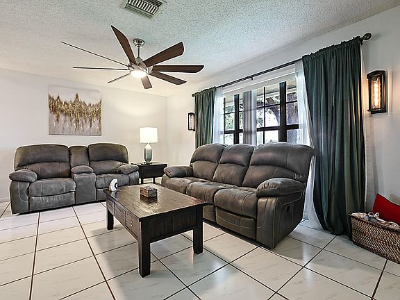 4th image of 8272 Blue Cypress Drive