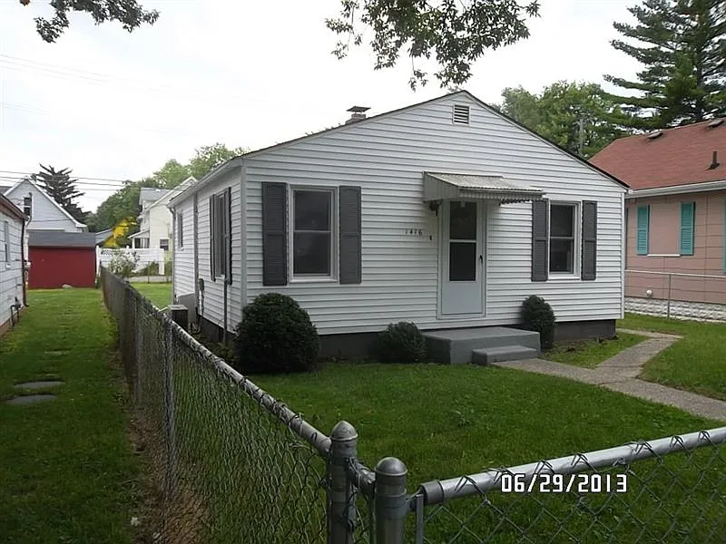 1416 Nelson St photo 1
