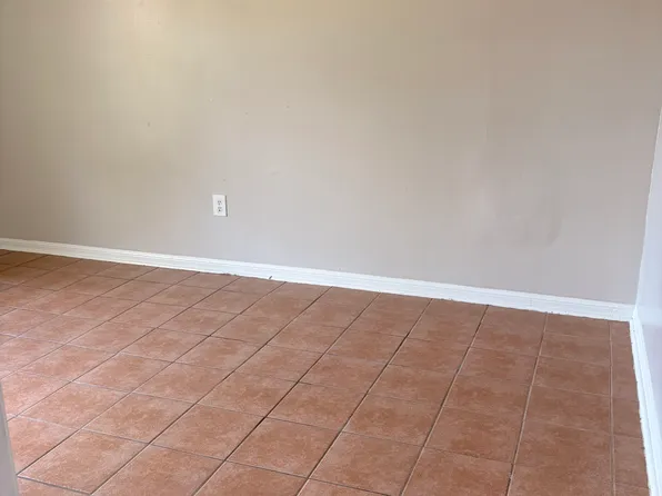 1510 La Annie Dr #4, Baton Rouge, LA 70815